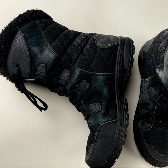Columbia Black Winter Boots with Fur Trim - Picture 2 of 8